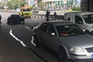 У Києві сталася масова ДТП – проспект Перемоги стоїть у заторі 