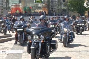 Мотопробіг у Києві: як байкери показували гостям Євробачення, що "Україна – це свобода" – фоторепортаж