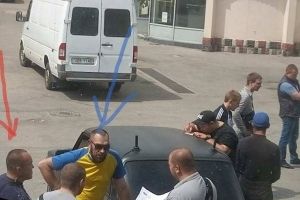 Активіст опублікував фото ймовірних організаторів провокацій у Дніпрі на 9 травня