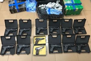 СБУ ліквідувала всеукраїнську мережу з виготовлення, збуту і контрабанди зброї – фото, відео
