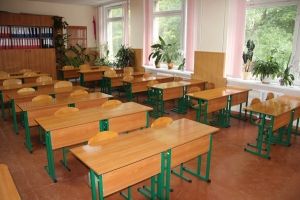 У Харкові дівчинка вистрибнула з вікна школи