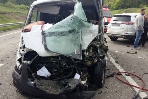 Під Харковом Ford виїхав на зустрічну і протаранив одразу три авто: 11 постраждалих – фоторепортаж