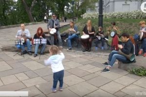 У Києві стартував фестиваль вуличної музики – відео