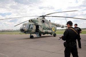 Як найбільших корупціонерів гелікоптерами доставляли до столиці - фоторепортаж