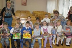 У Києві діти з тимчасово окупованих територій отримають приладдя до школи
