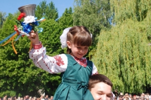 Сьогодні у всіх школах України пролунав останній дзвінок