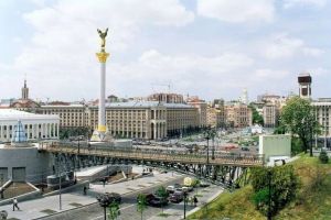 Синоптики попереджають про сильні пориви вітру в Києві