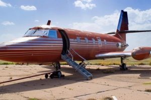 У Каліфорнії за $430 тис. продали "зірковий" авіалайнер Елвіса Преслі