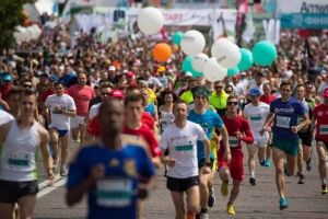 Ветерани АТО, люди поважного віку і дітлахи: У Києві відбувався традиційний 