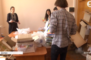 "Дітям війни": волонтери з Дніпра відправили на Донеччину кілька тонн подарунків 