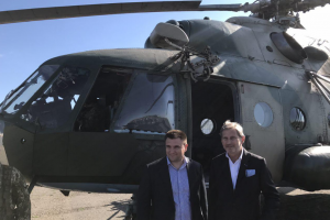 Єврокомісар Ган та Клімкін вирушили на Донбас – фото