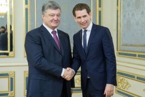 Порошенко закликав Курца розглянути питання розміщення збройної місії ОБСЄ на Донбасі