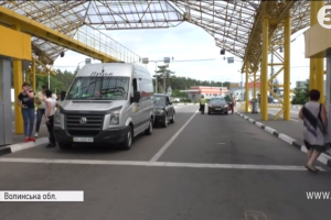 Півмільйона українців перетнули кордон з ЄС – скільки з них скористались безвізом