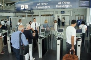 Безвіз для українців: у МЗС пояснили, кого завертають на кордонах та чому