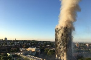 Кількість жертв через пожежу у Grenfell Tower зросла до 70 осіб
