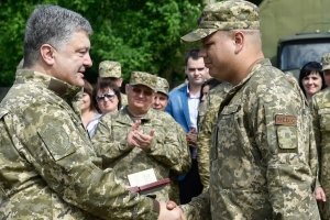 Президент вручив нагороди військовим медикам і воїнам легендарної 72-ї бригади