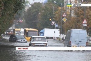 Аномальна злива затопила Житомир [доповнено, відео]
