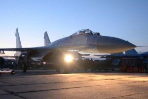 Вночі, в дощ та на малій висоті: українські льотчики на Су-27 відпрацювали пілотування у надскладних умовах – фото
