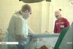"Інформації обмаль, стан украй тяжкий": до Дніпра доставили пораненого бійця АТО
