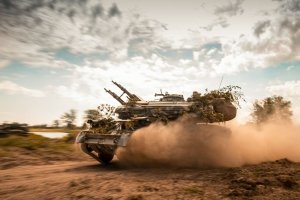 "Париж-Дакар" на бронетехніці: навчання військ протиповітряної оборони ЗСУ – фотозвіт
