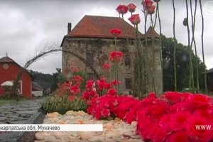 30 тисяч троянд: Фестиваль квітів у замку кохання 