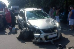 Екс-мер Умані влаштувала в Черкасах серію ДТП: 10 потрощених авто та збита жінка – фото