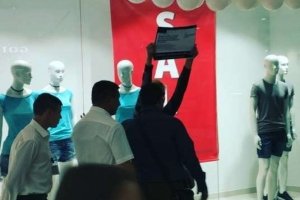 У поліції прокоментували скандальне відкриття магазину російського бренду в Києві – відео 