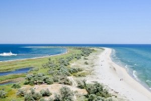Туристів, що застрягли на безлюдному острові Херсонщини, врятували