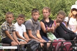 На відпочинок під обстрілами: 150 дітей із прифронтових міст приїхали до Одеси – сюжет