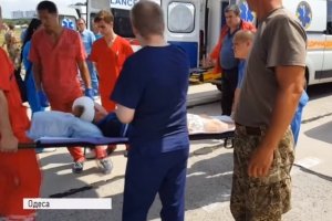 Літаком до Одеси: поранених в АТО бійців доставили для проведення операцій