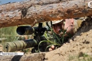 Турчинову показали нові зразки української військової техніки: що відбувалось на полігоні