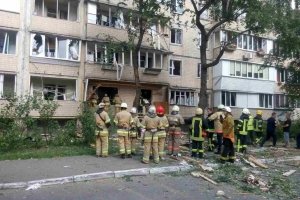 Обрушене перекриття, вибиті вікна та жертва: у Голосіївському районі Києва стався вибух