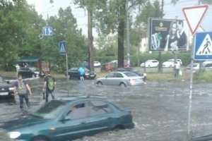 Через зливу Київ охопили 7-бальні затори – фото, відео