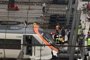 "Не зумів загальмувати": У Барселоні електричка врізалася в перон – постраждали 48 пасажирів
