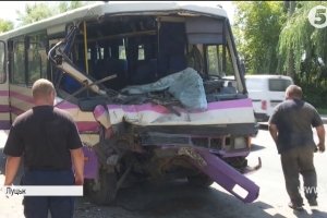 У Луцьку маршрутка в'їхала у вантажівку: кількість постраждалих збільшилась