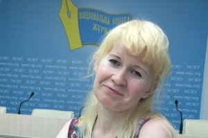 Після полону окупантів в української блогерки погіршився слух