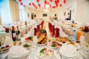Замість медового місяця – на лікарняне: на Волині на весіллі отруїлись 35 людей