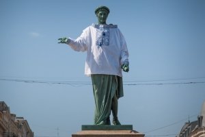 Вишиванка по-одеськи: для Ришельє вигадали унікальну сорочку – ФОТО