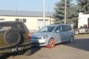 На кордоні з Румунією прикордонники виявили іномарку, викрадену у Британії
