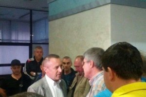 "Двічі в одну річку": Звільнений директор Чорноморського порту намагається повернути крісло