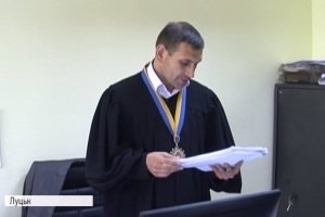 Суд відсторонив луцького чиновника за співпрацю з 