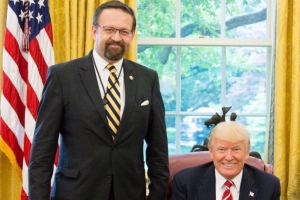 Трамп звільнив ще одного радника