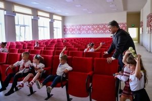 Як Президент на Донеччині надсучасні опорні школи відкрив – ФОТО