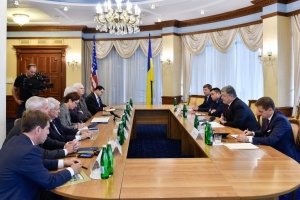 Порошенко закликав Конгрес США надати Україні зброю