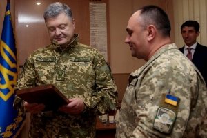 Порошенко виділив понад 500 млн грн власних коштів на допомогу ЗСУ