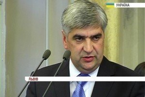 Під вигуки "Ганьба!" Вілкул представив львів'янам Сало [відео]