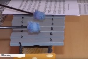 Опанувати шість музичних інструментів і заспівати чотирма мовами: Music Camp International