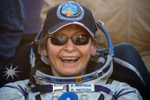ФОТО: Жінка-астронавт повернулася на Землю після 288 днів на МКС