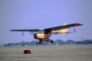 Військові відкрили вогонь у бік приватного літака, що летів над військовою частиною у Балаклії