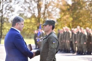 Порошенко на Вінниччині відвідав легендарну військову частину НГУ – фоторепортаж